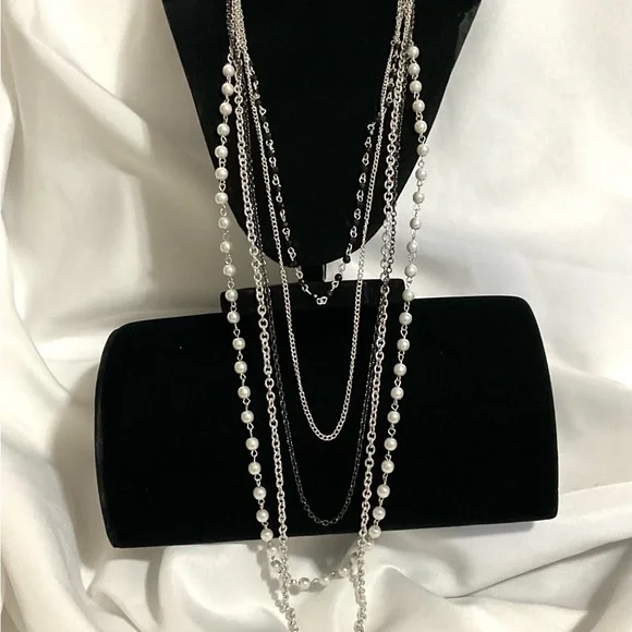 5 Strand Claire’s Necklace - Picture 2 of 8